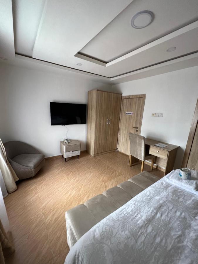 Thapunchline Hotels Ikeja Exteriér fotografie