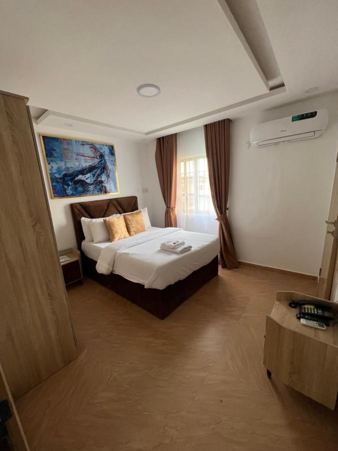 Thapunchline Hotels Ikeja Exteriér fotografie