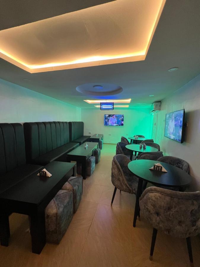 Thapunchline Hotels Ikeja Exteriér fotografie